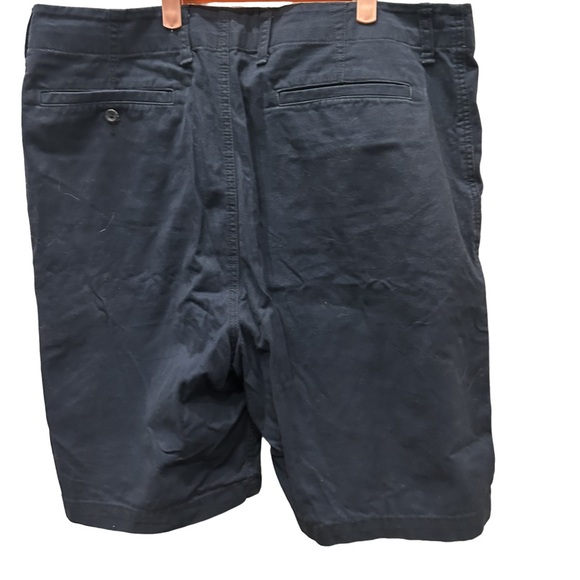 Old Navy Built-In Flex Rotation Chino Shorts - Picture 5 of 5